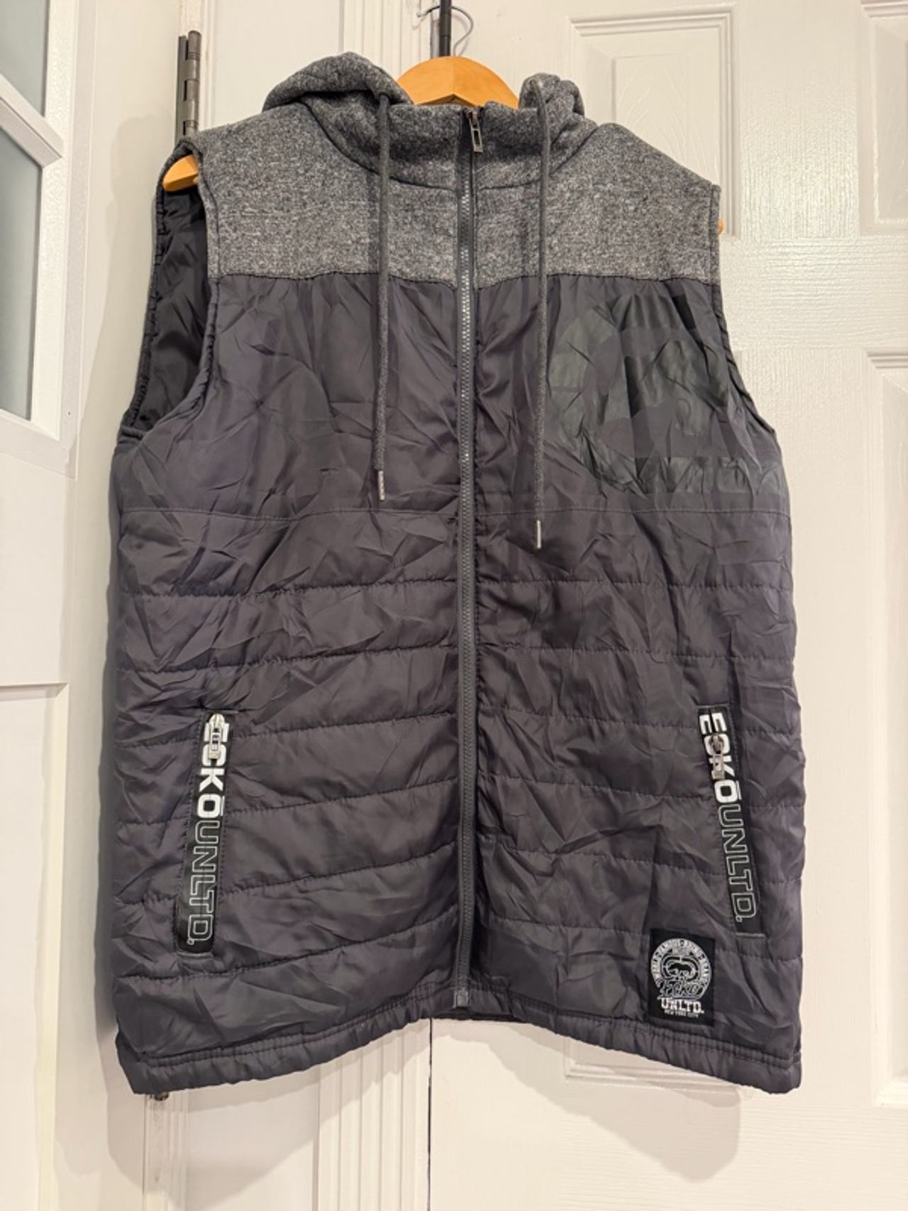 Ecko Unlimited Hooded Puffer Vest Black/Gray Large 