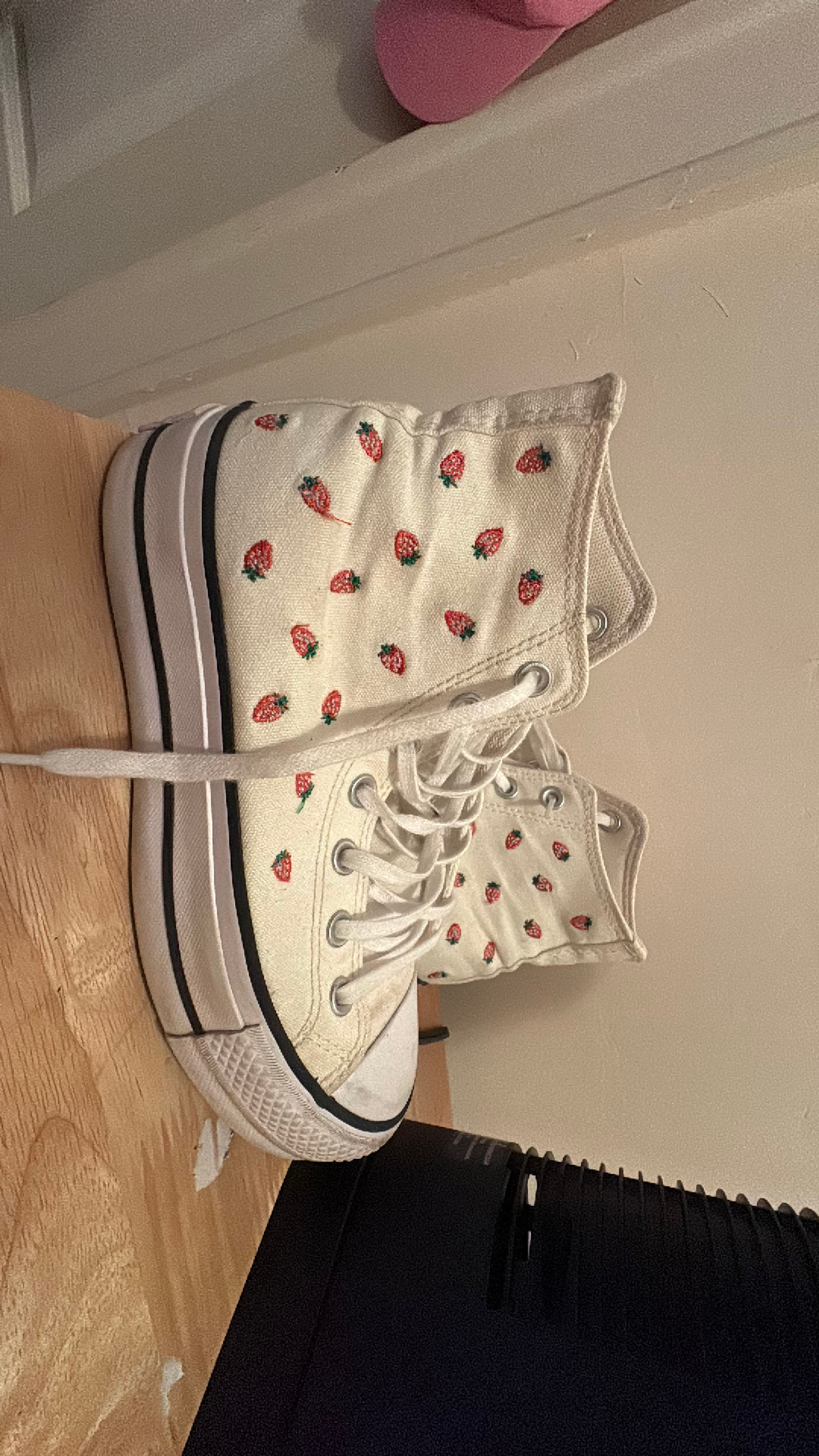 Converse Chuck Taylor All Star Lift Platform Embroidered Strawberries - Image 3
