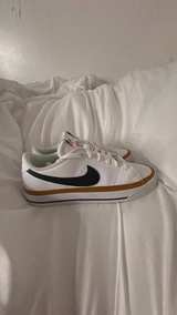 Nike Women's Court Legacy Sneaker Size 7 - Image 3