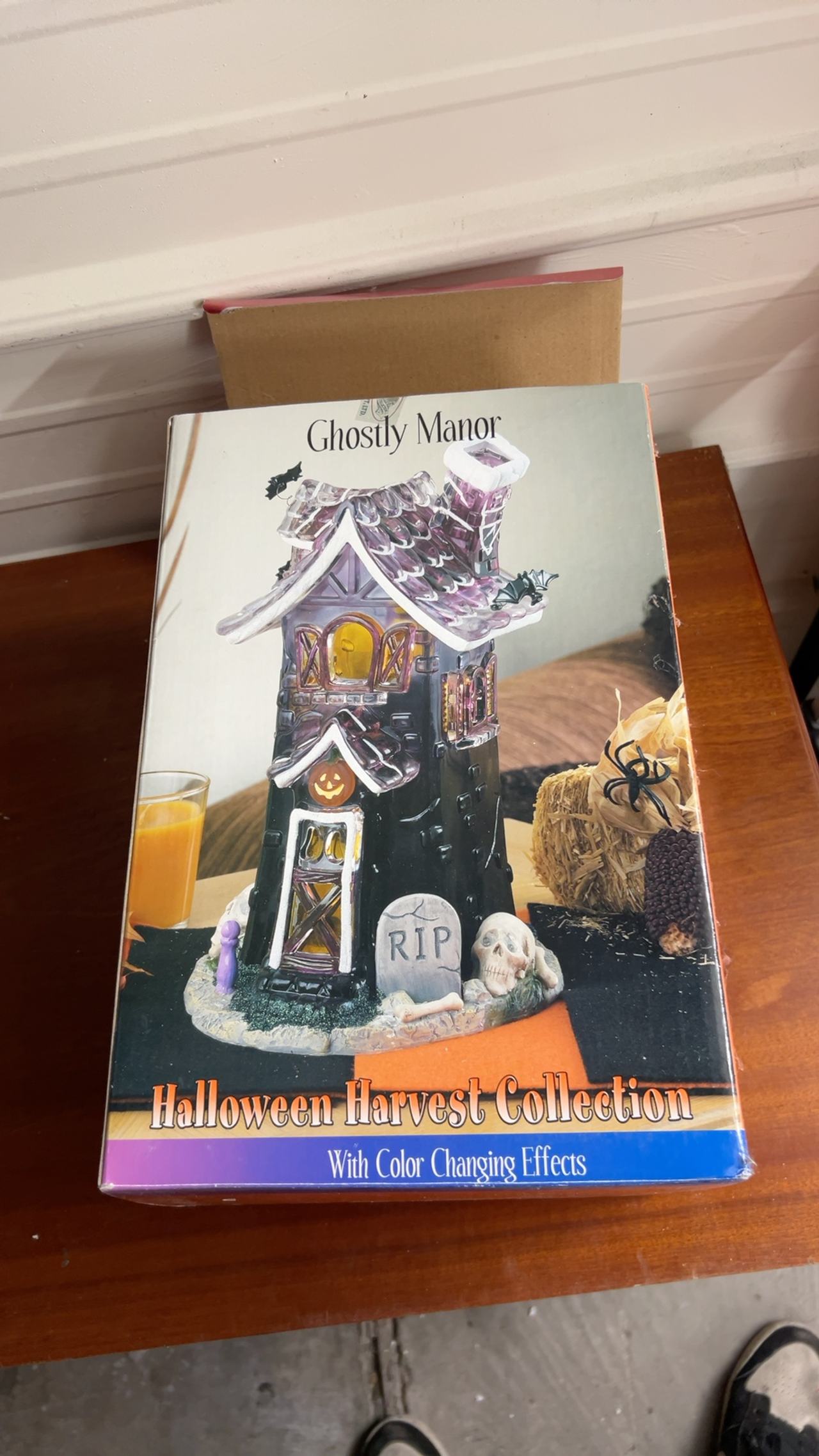 Halloween Harvest Ghostly Manor Light-Up Haunted House
