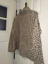 Christian Siriano Leopard Print Mock Neck Sweater Medium - Image 3