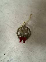 Gloria Duchin 1991 Vintage Metal Wreath Christmas Ornament - Image 1