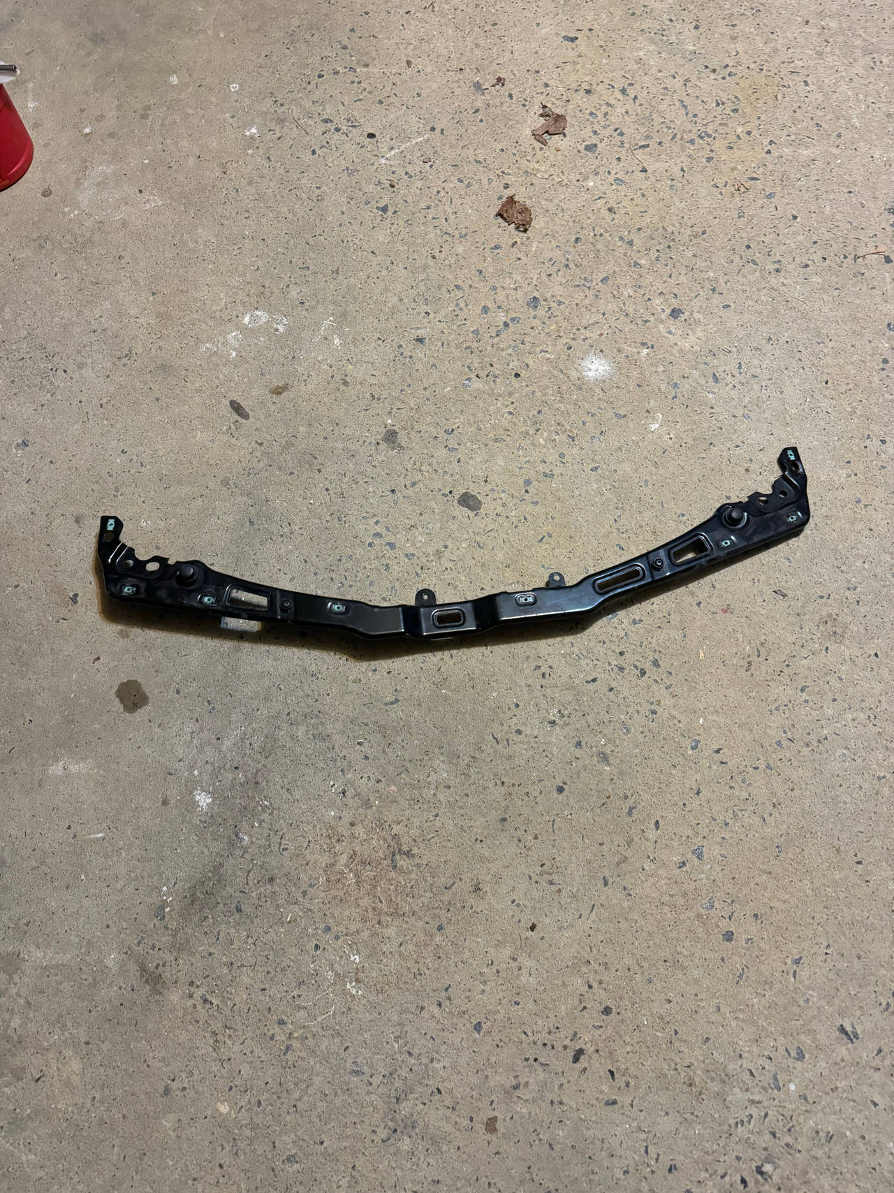 Front Bumper Fascia Center Support (84863613) 2020-2025 Cadillac CT4