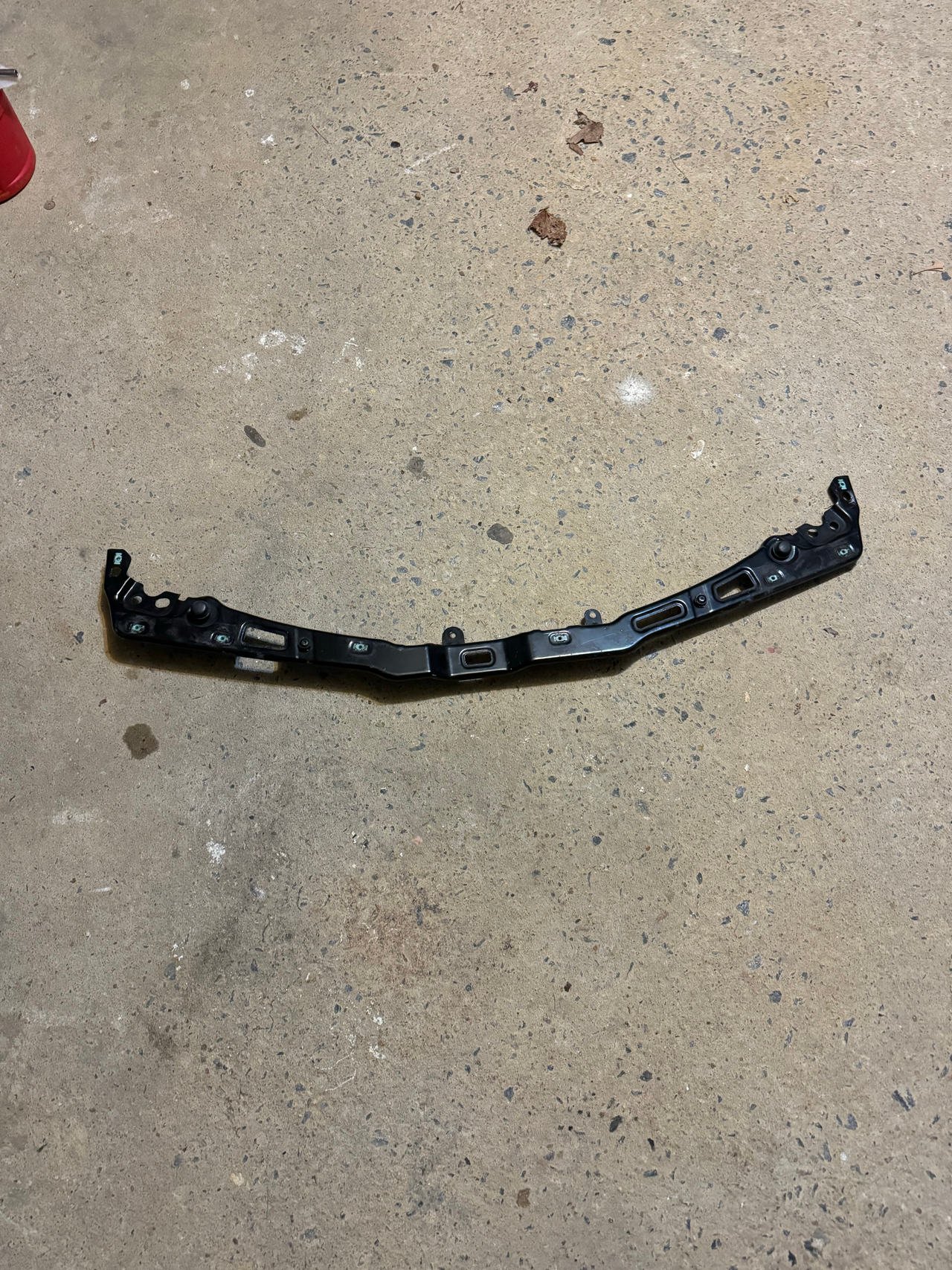Front Bumper Fascia Center Support (84863613) 2020-2025 Cadillac CT4