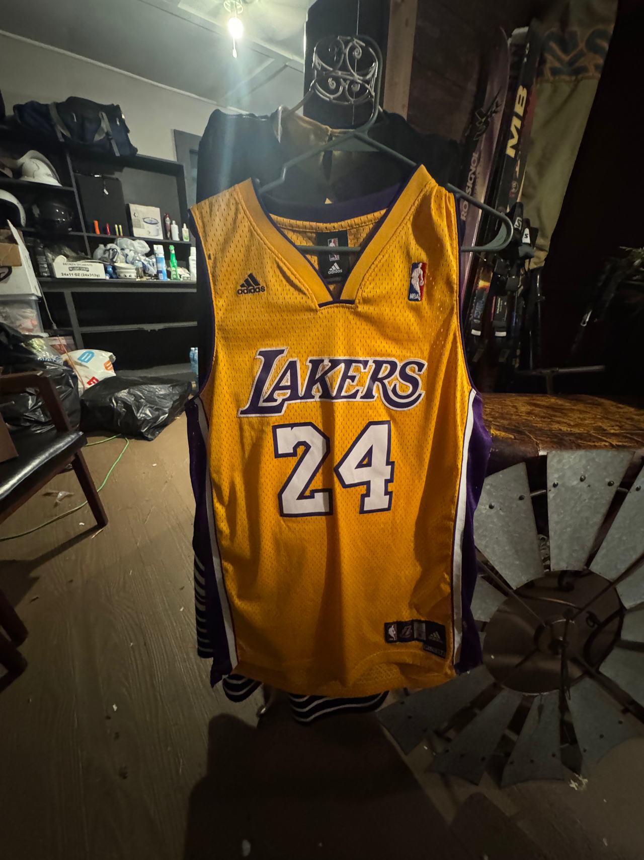 Los Angeles Lakers Kobe Bryant Jersey Signed by Pau gasol in charlotte at a game