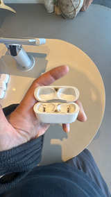 Apple AirPods Charging Case - Image 2