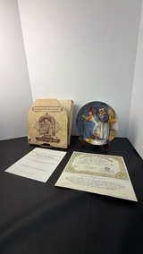 Knowles Gone With The Wind Lacing Scarlett Collector Plate - Image 6