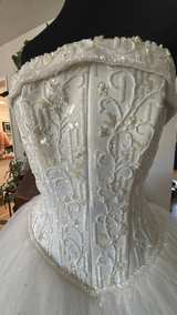 Michaelangelo David’s Bridal Beaded Tulle Ball Gown Wedding Dress size 4 - Image 2