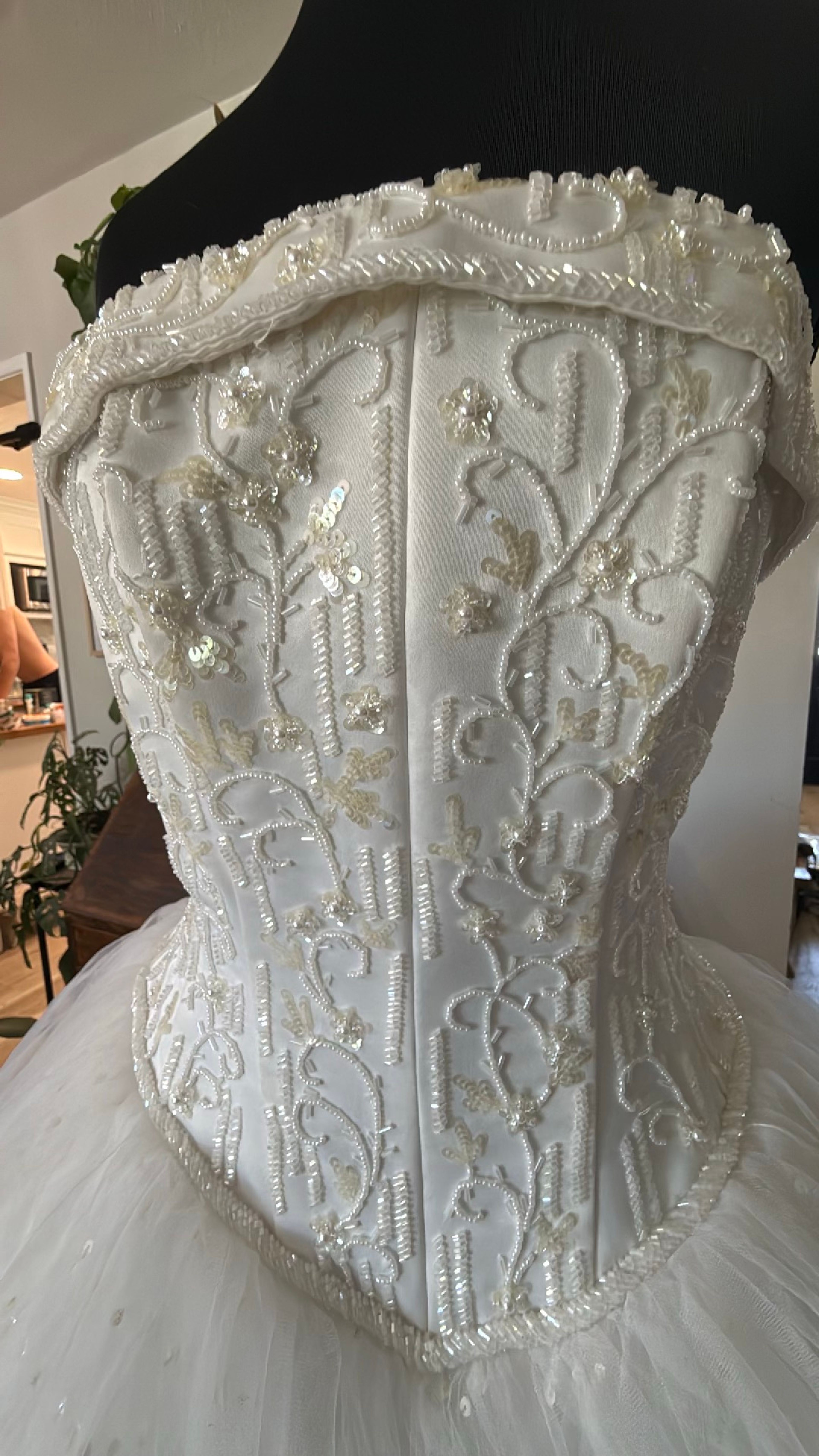 Michaelangelo David’s Bridal Beaded Tulle Ball Gown Wedding Dress size 4 - Image 2