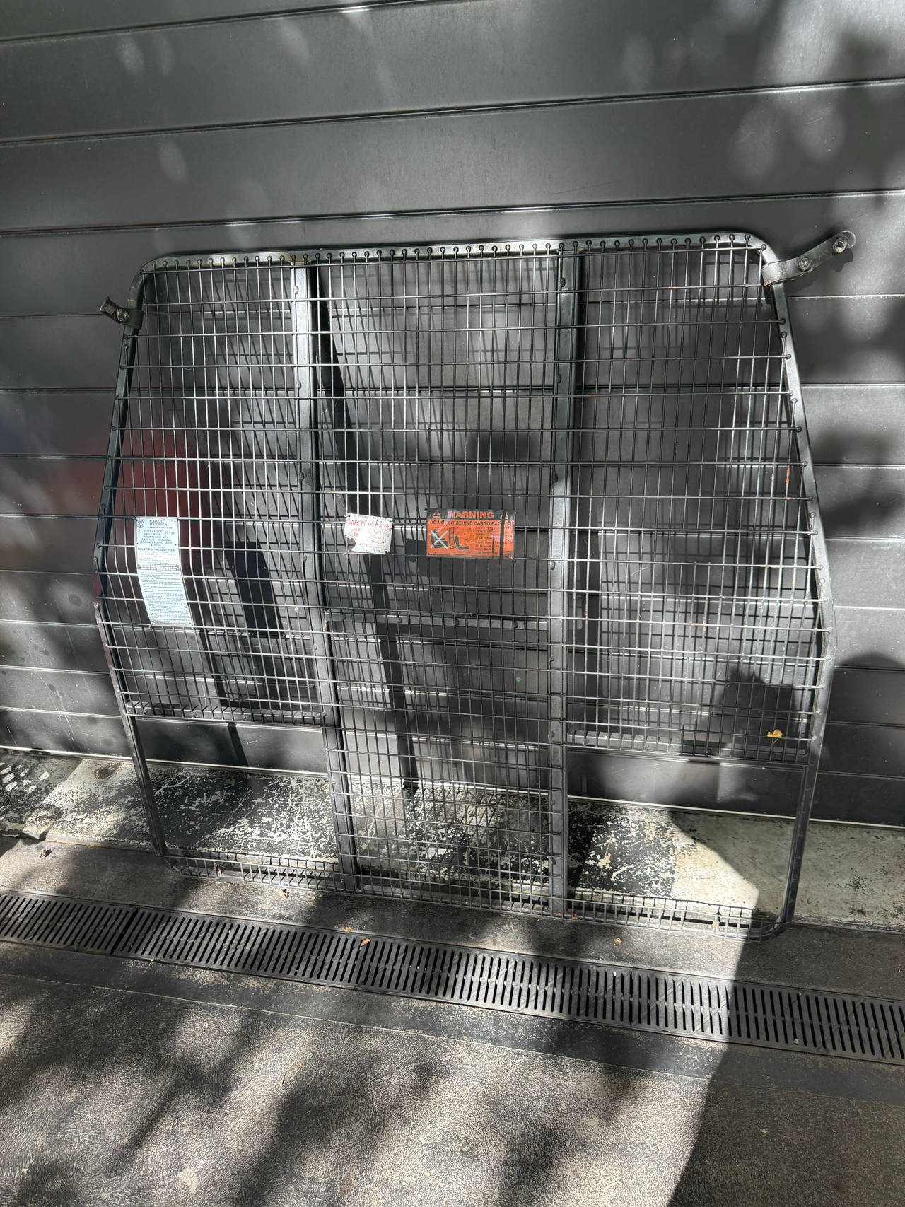 Milford Cargo Barrier VW Caddy Maxi Life