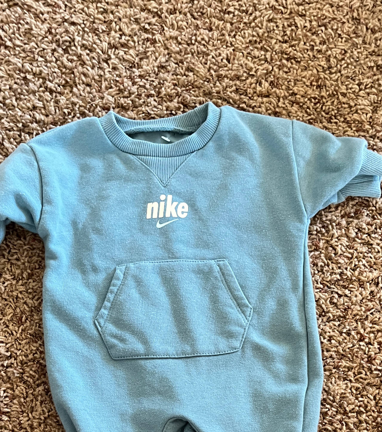 Nike Baby Fleece Romper One-Piece newborn. Fits little bigger