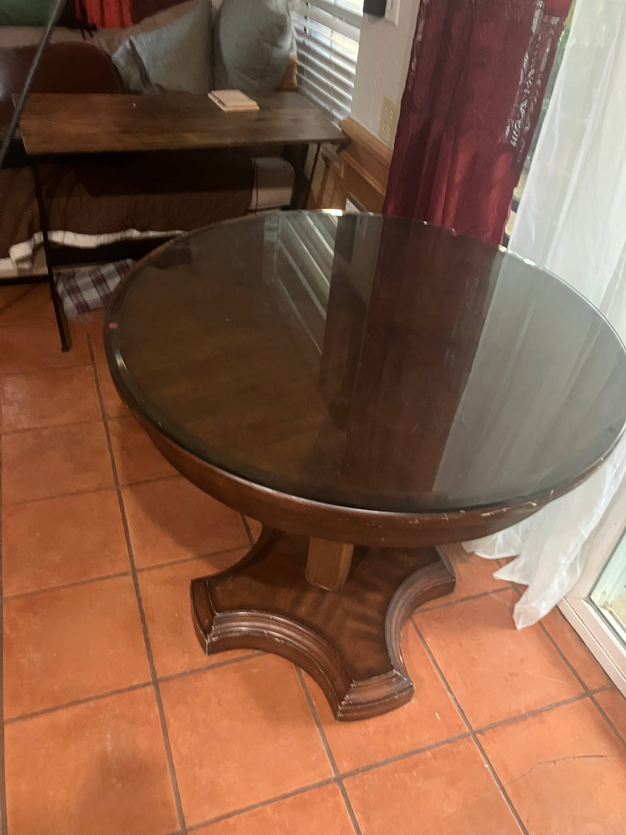 Round Pedestal Dining Table