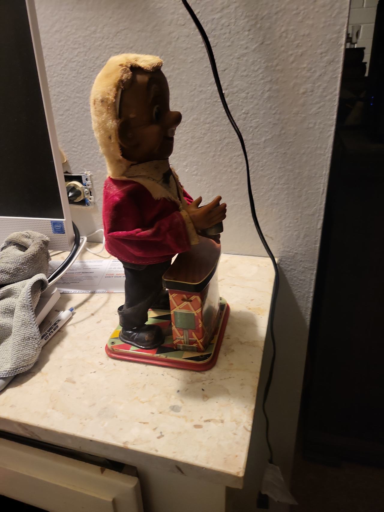 Rosko Tested Smoking Bartender Battery Operated Toy