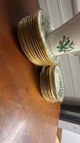 Lenox Holiday Dinnerware Plates 18pcs - Image 7