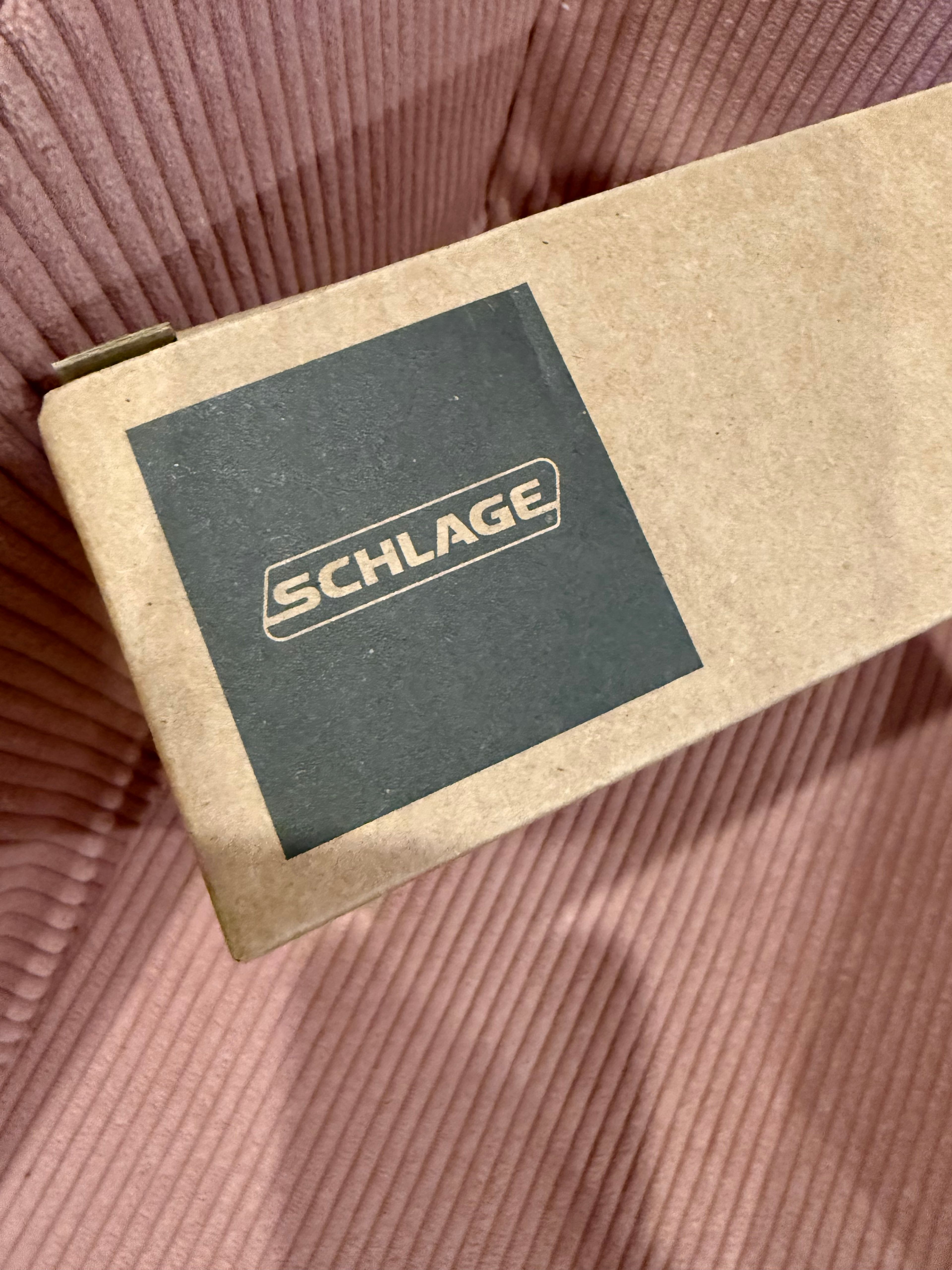 Kwikset Solstice Passage Door Lever in Matte Black - Image 4