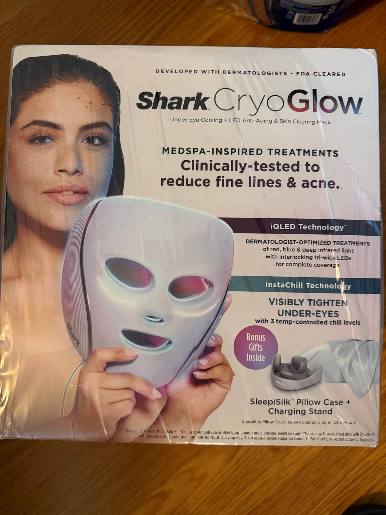 Shark CryoGlow Under-Eye Cooling + LED Anti-Aging & Skin Clearing Mask
