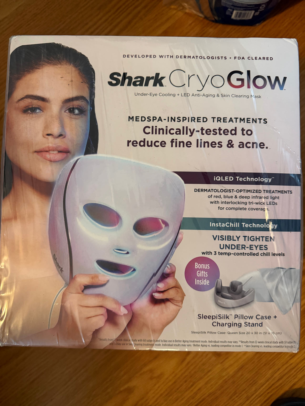 Shark CryoGlow Under-Eye Cooling + LED Anti-Aging & Skin Clearing Mask