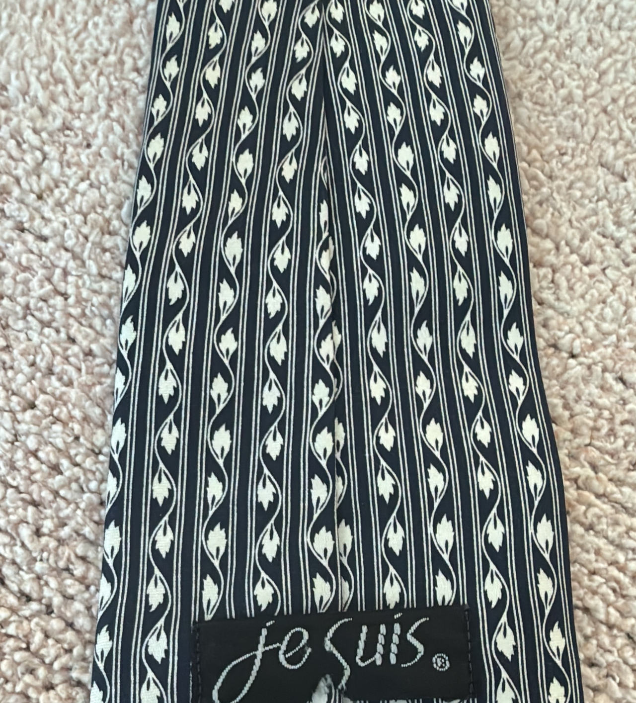 Je Suis Silk Patterned Tie