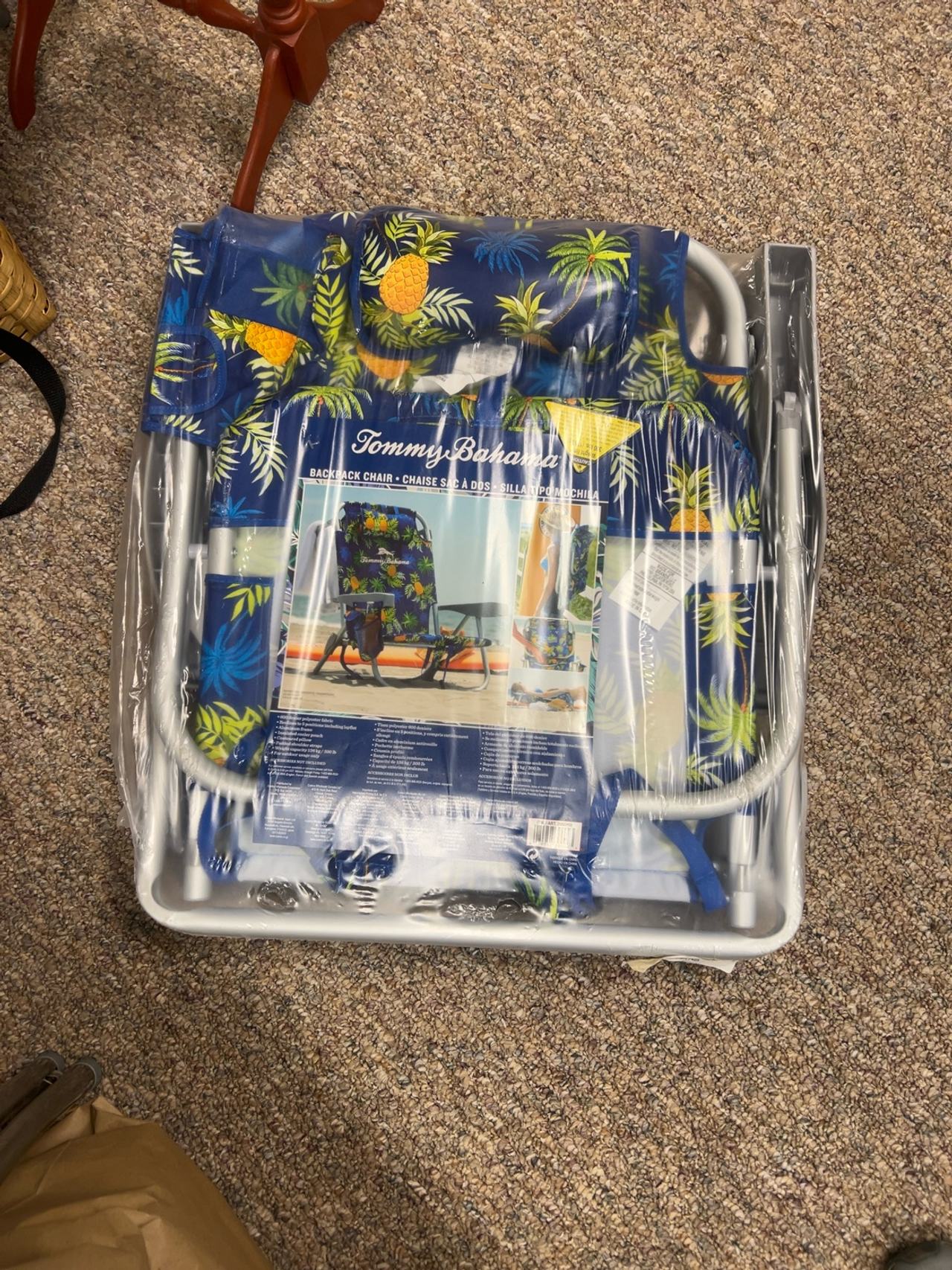 Tommy Bahama Backpack Cooler 5-Position Beach Chair Pineapple