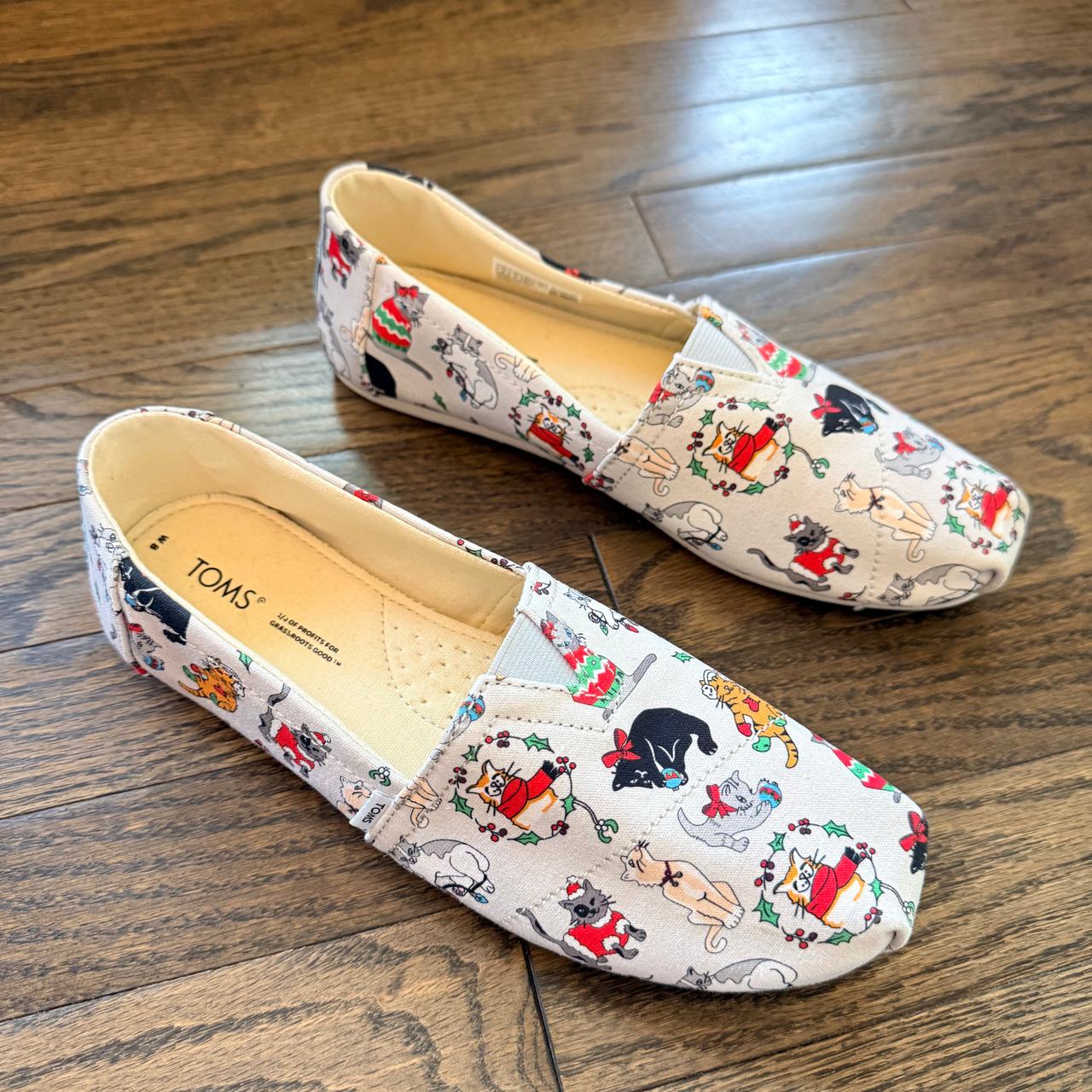TOMS Alpargata Holiday Cats Slip-On Shoes women’s size 8W