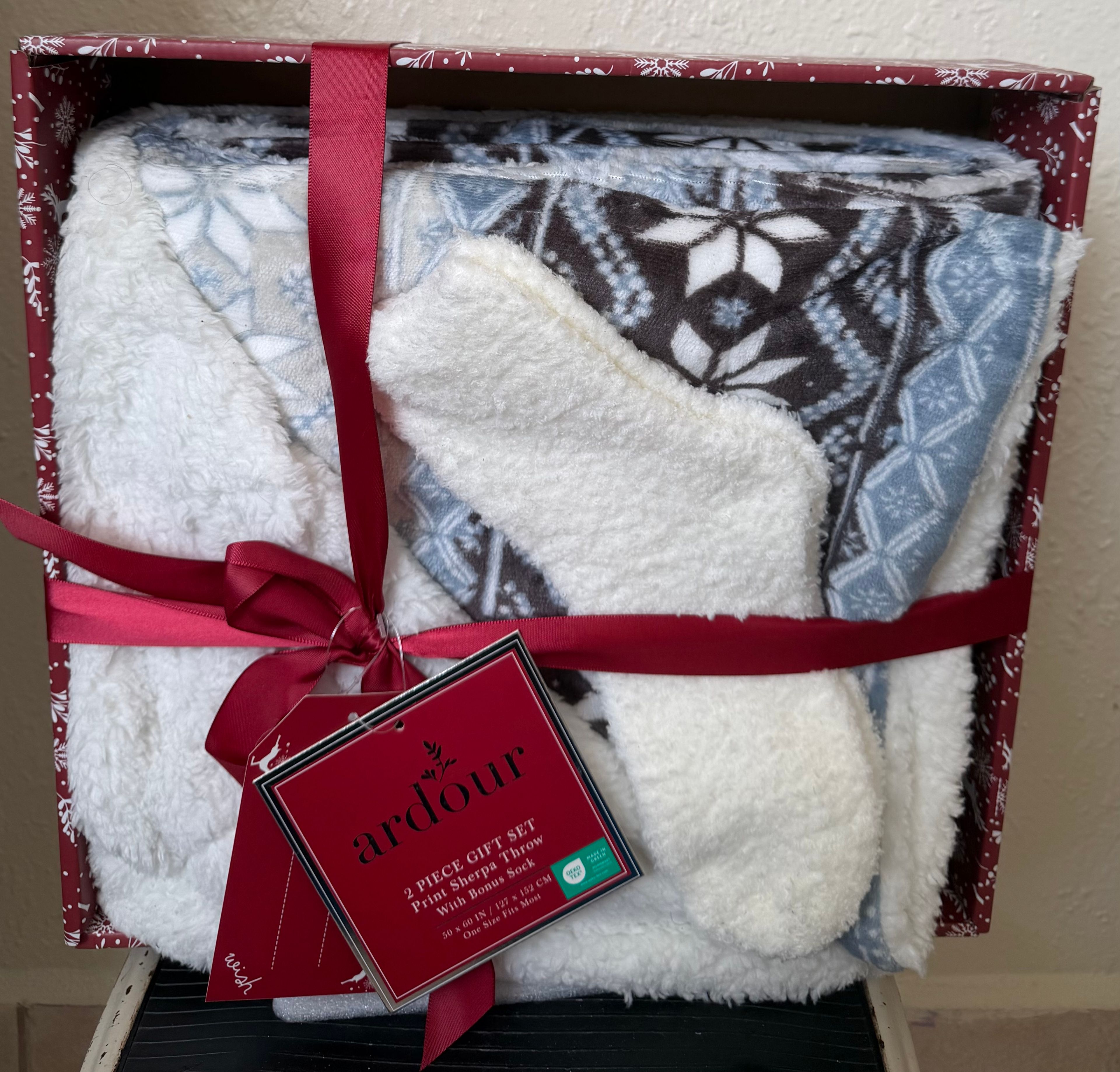 Ardor 2 Piece Gift Set Print Sherpa Throw With Bonus Sock