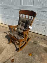 Vintage Style Wooden Rocking Chair - Image 3