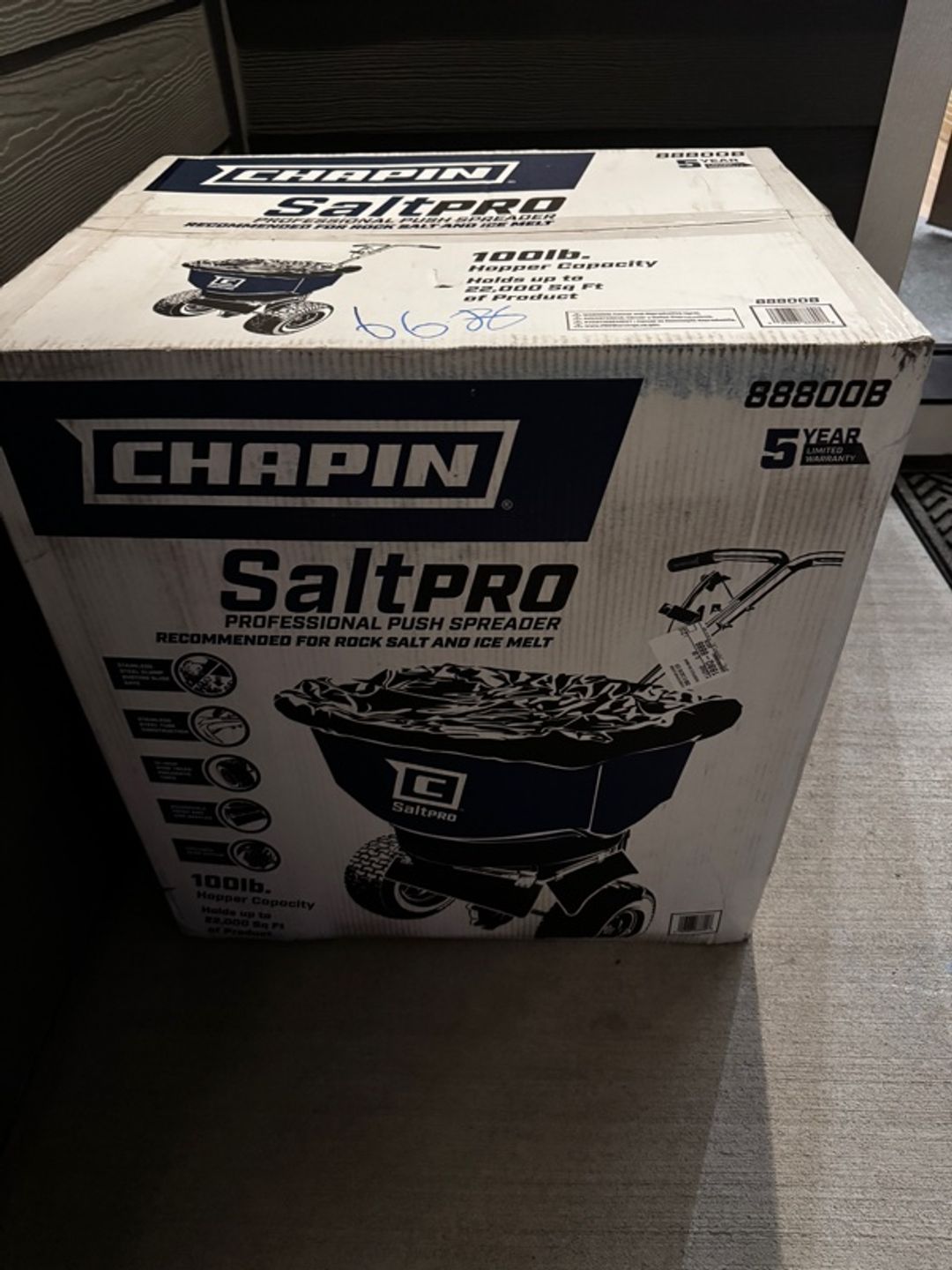 Chapin 80 lb Poly Hopper Broadcast Spreader – Blue