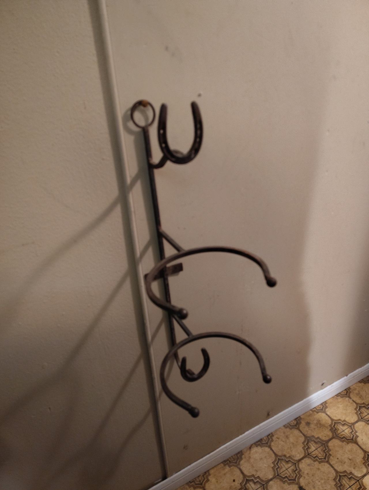 3-Tier Horseshoe Metal Cowboy Hat Rack