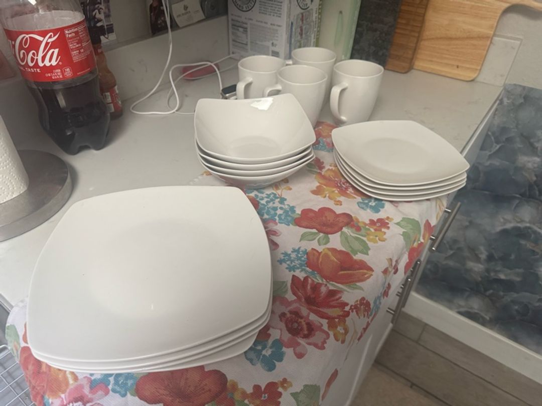 Gibson Home Square White Stoneware Dinnerware Set 12-Piece