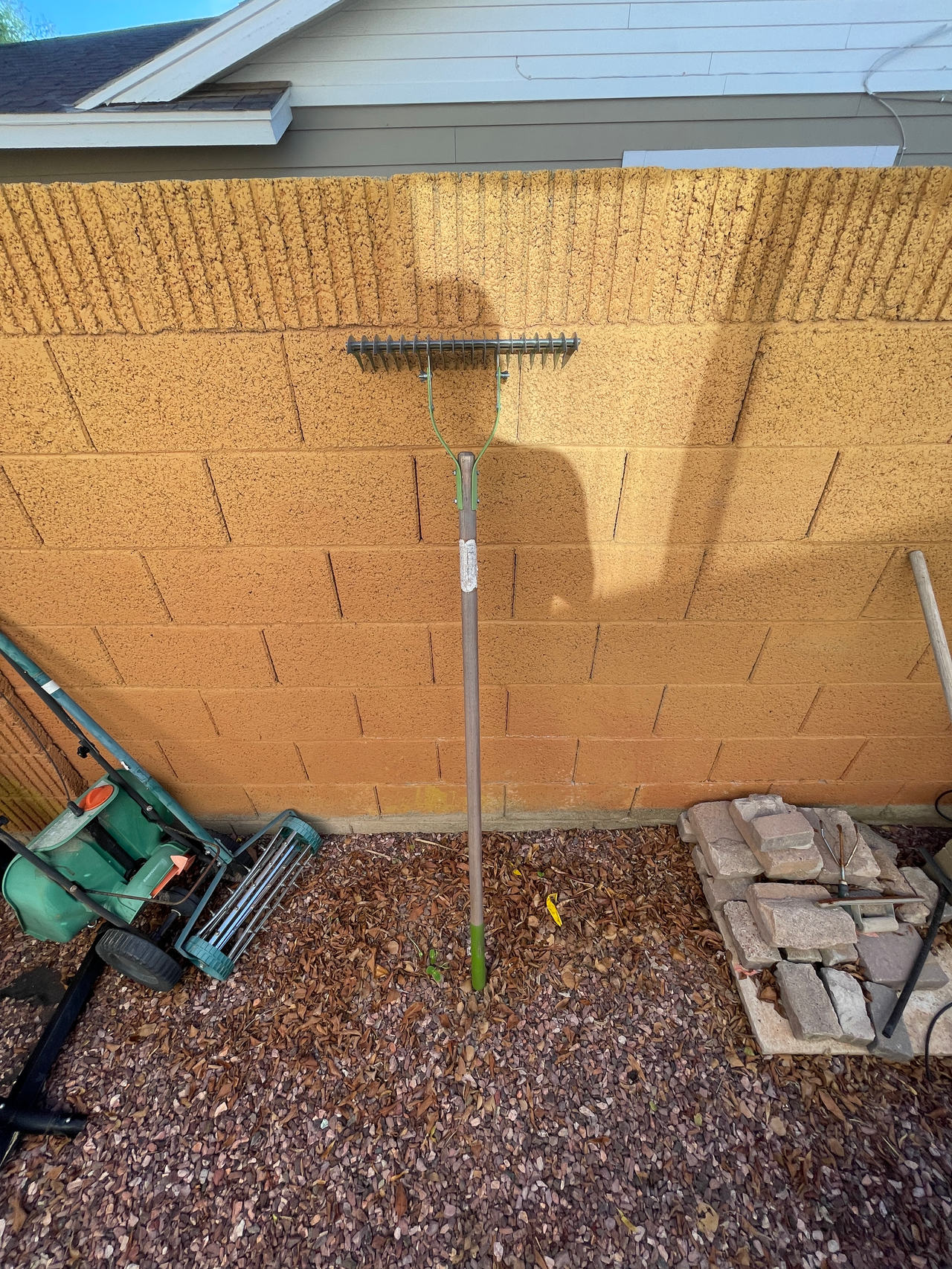 Lawn Dethatching Rake