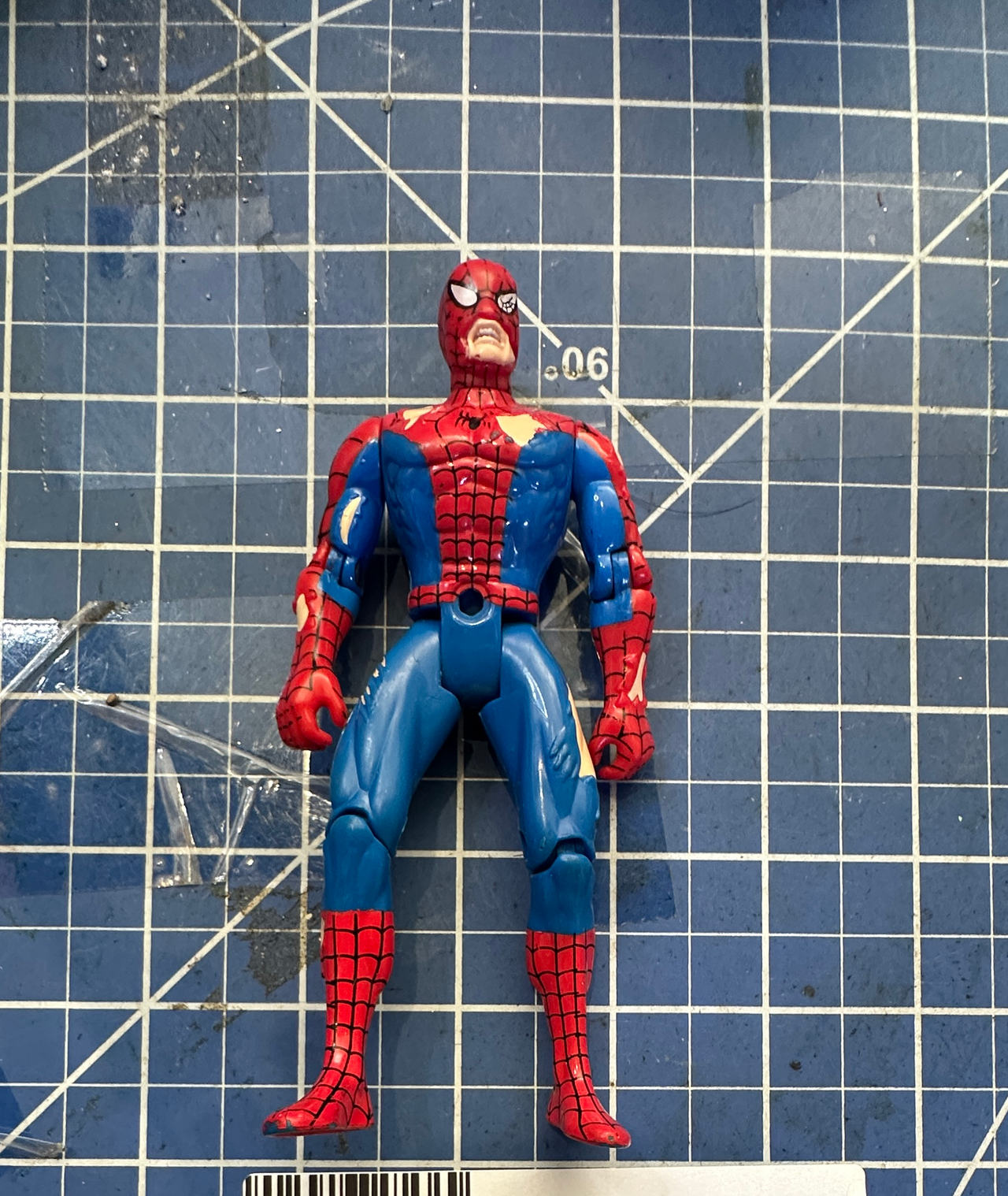 Toy Biz Spider-Man Classics Battle Ravaged Spider-Man Action Figure