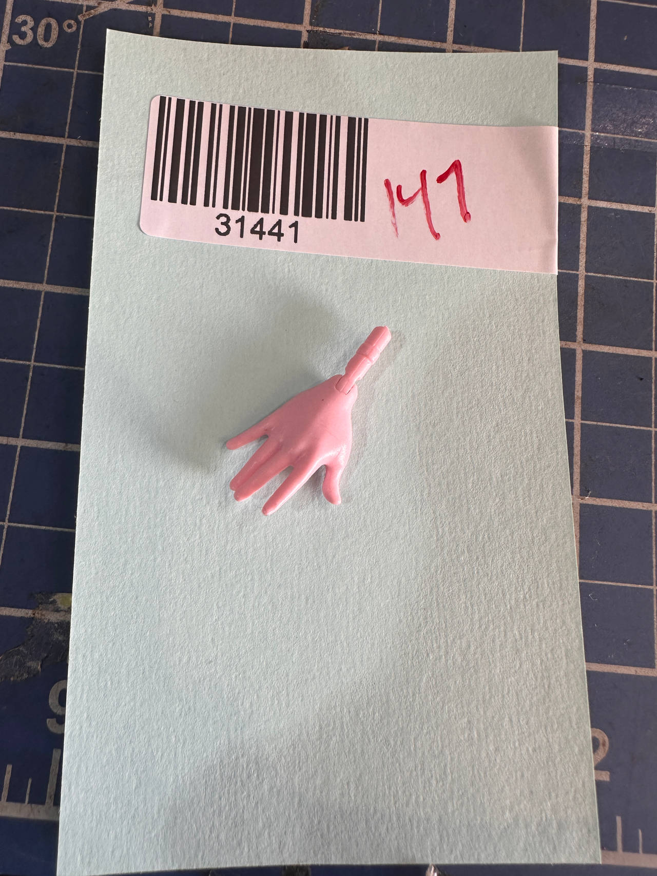 Monster High Fashion Doll REPLACEMENT HAND 1 pc Cat Girl. 147-41