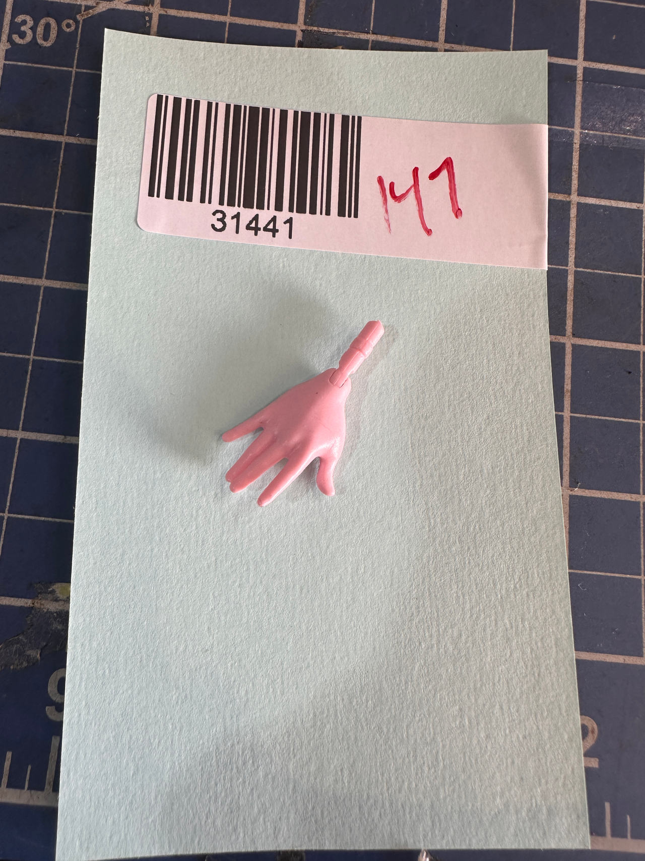 Monster High Fashion Doll REPLACEMENT HAND 1 pc Cat Girl. 147-41