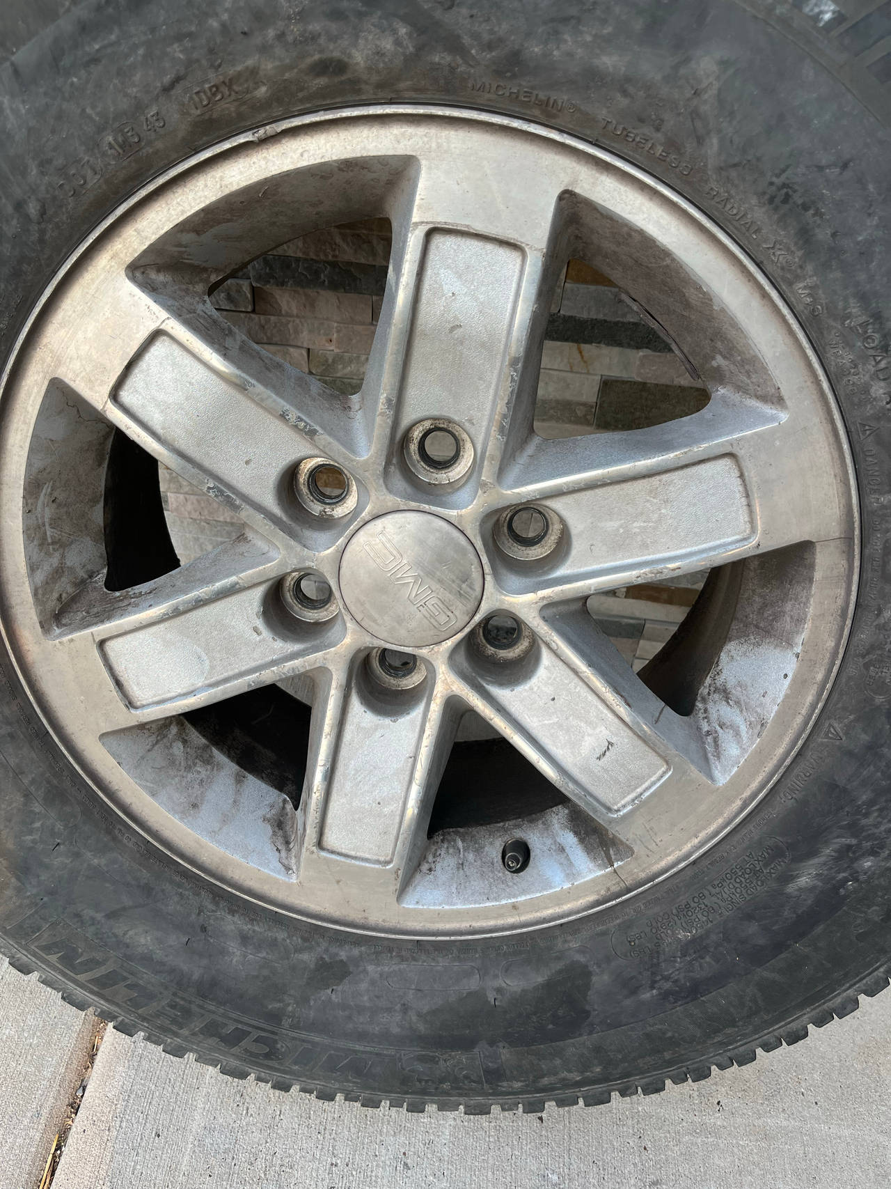 GMC Sierra OEM Wheel