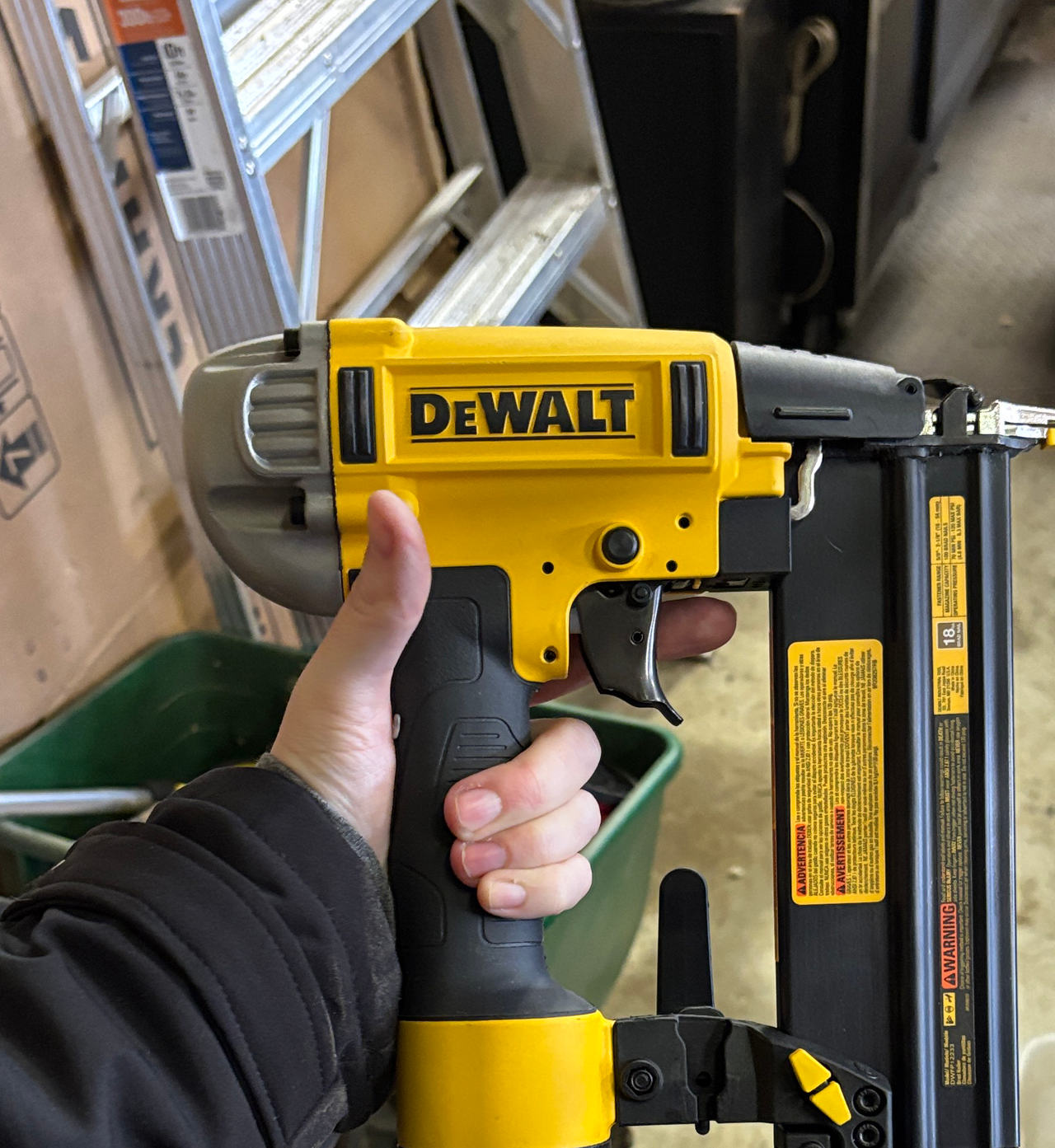 DEWALT 18-Gauge Brad Nailer