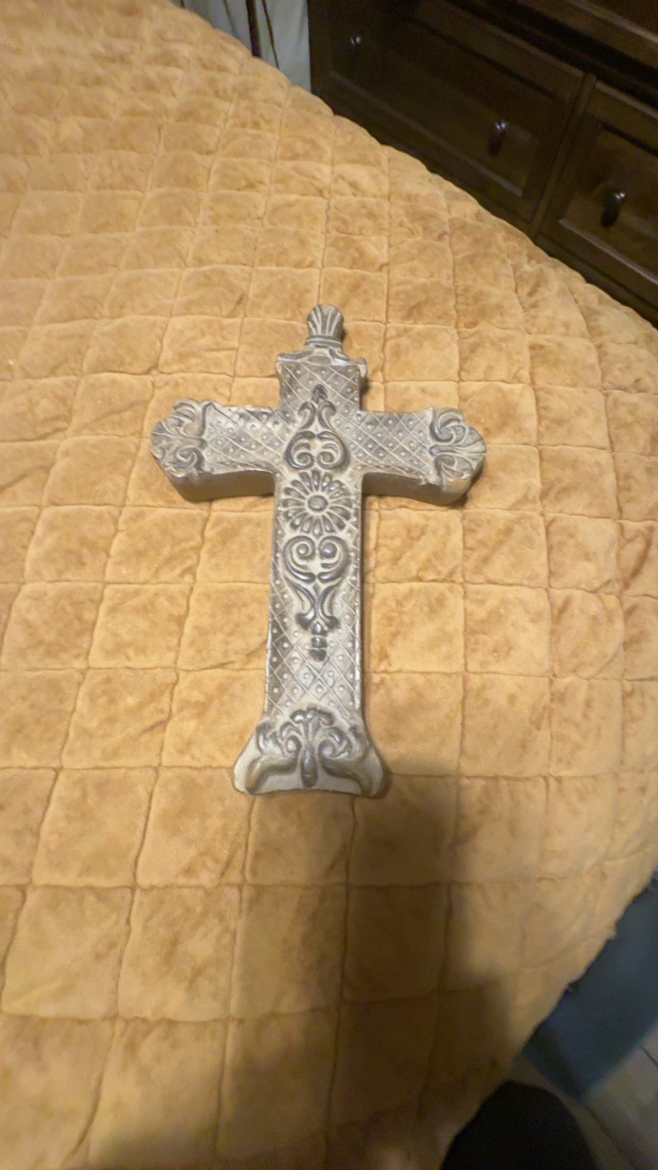 ARDOUR Distressed White Wall Cross 7x9 inches