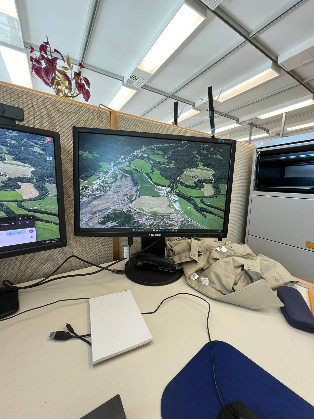 Samsung LED Monitor