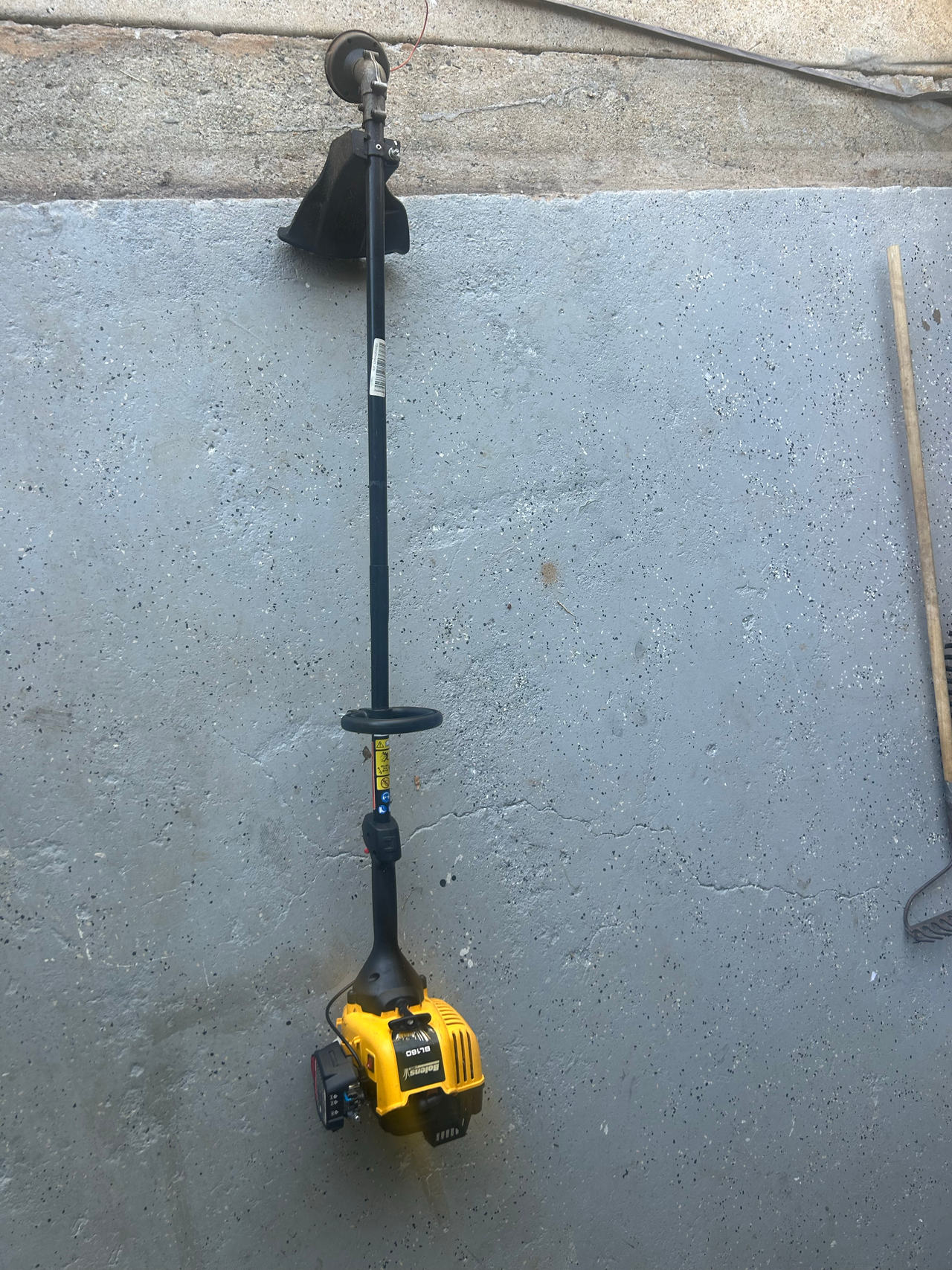Gas String Trimmer