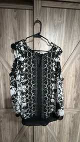 Violet + Claire Snakeskin Print Keyhole Blouse sleeveless 2XL - Image 2