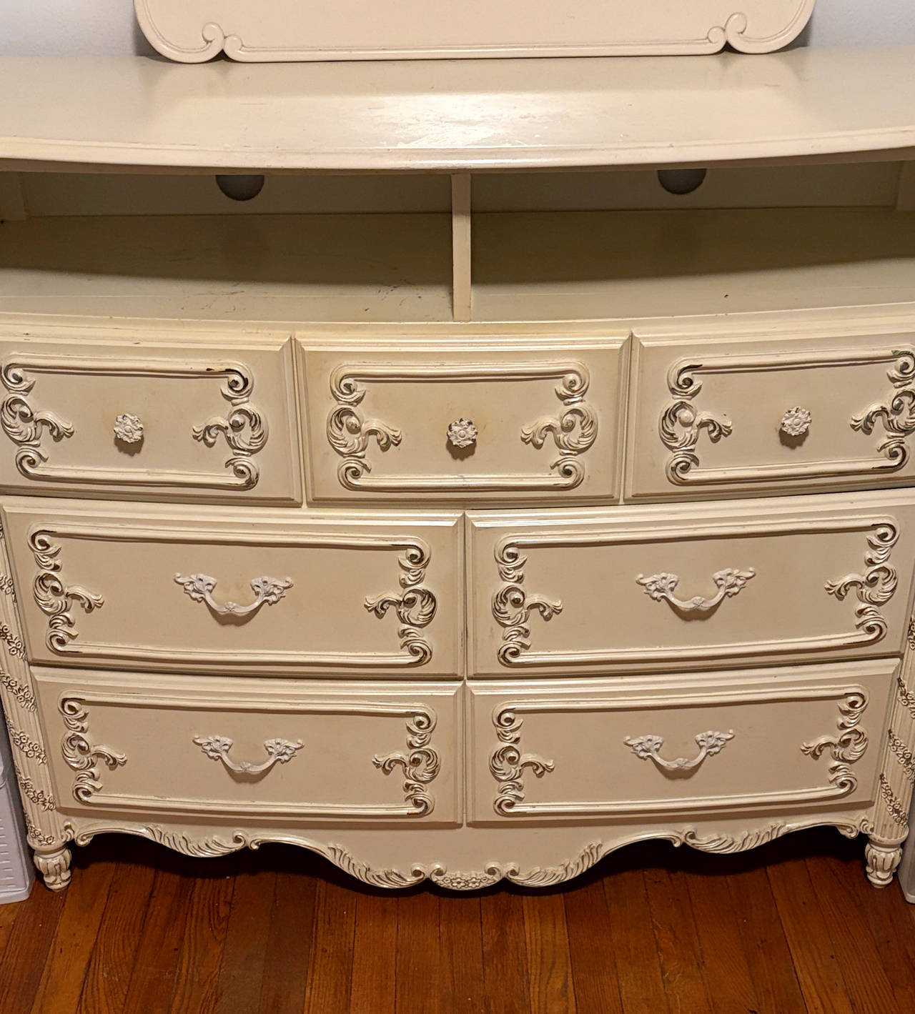 French Provincial 7-Drawer Bow Front Dresser