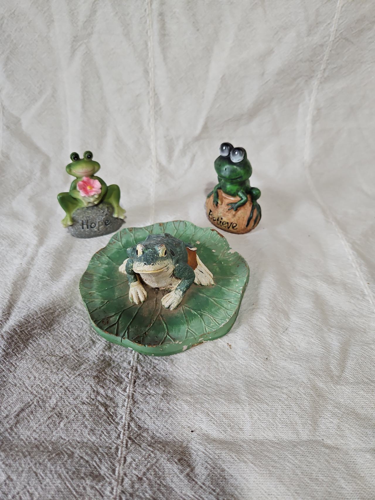 Set of 3 Decorative Frog Figurines