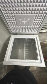 Insignia Chest Freezer - Image 3