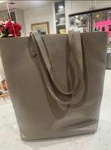 Cuyana Classic Leather Tote - Image 1