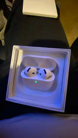 Apple AirPods 4 ANC
 - Image 3