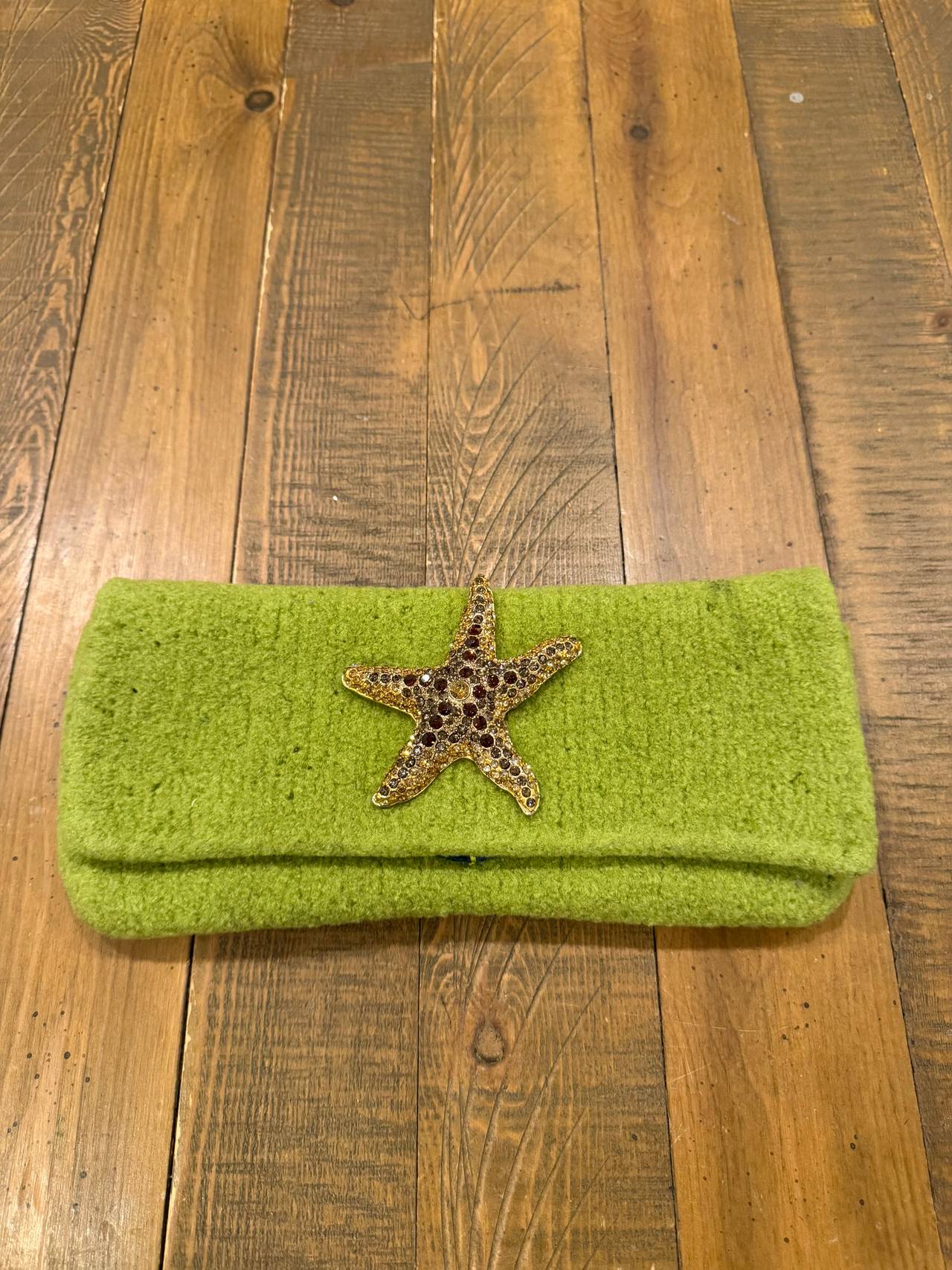 Sarah Oliver Handmade Green Felt Clutch Purse Starfish Jewel Pendant on Bag