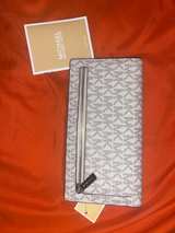 Michael Kors Reed Large Slim Wallet in Vanilla - Image 3