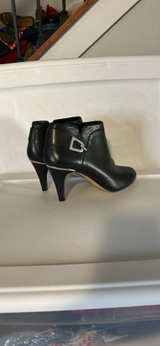 Vince Camuto Black Leather Ankle Boots - Image 2