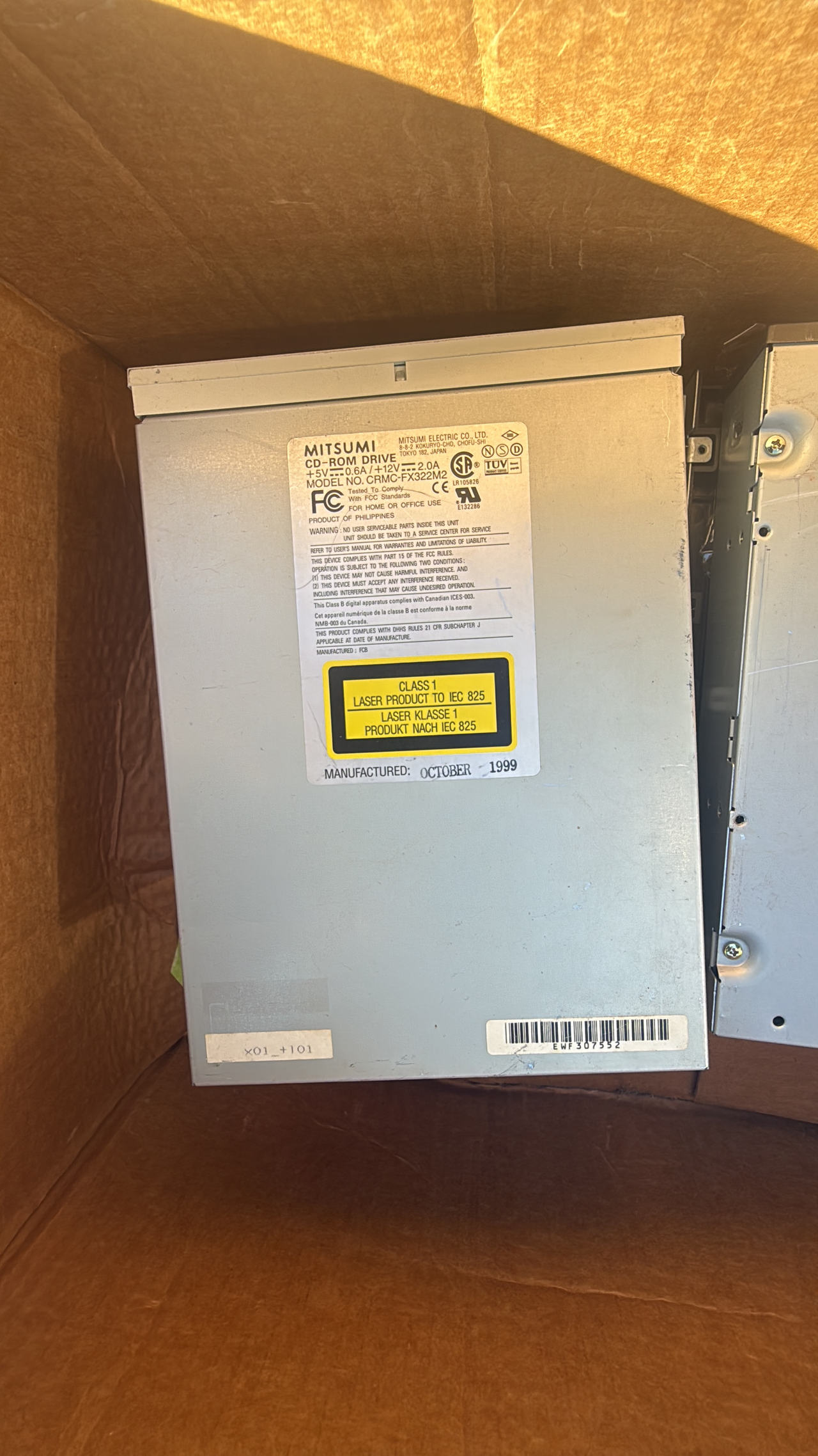 Mitsumi CRMC-FX322M2 CD-ROM Drive