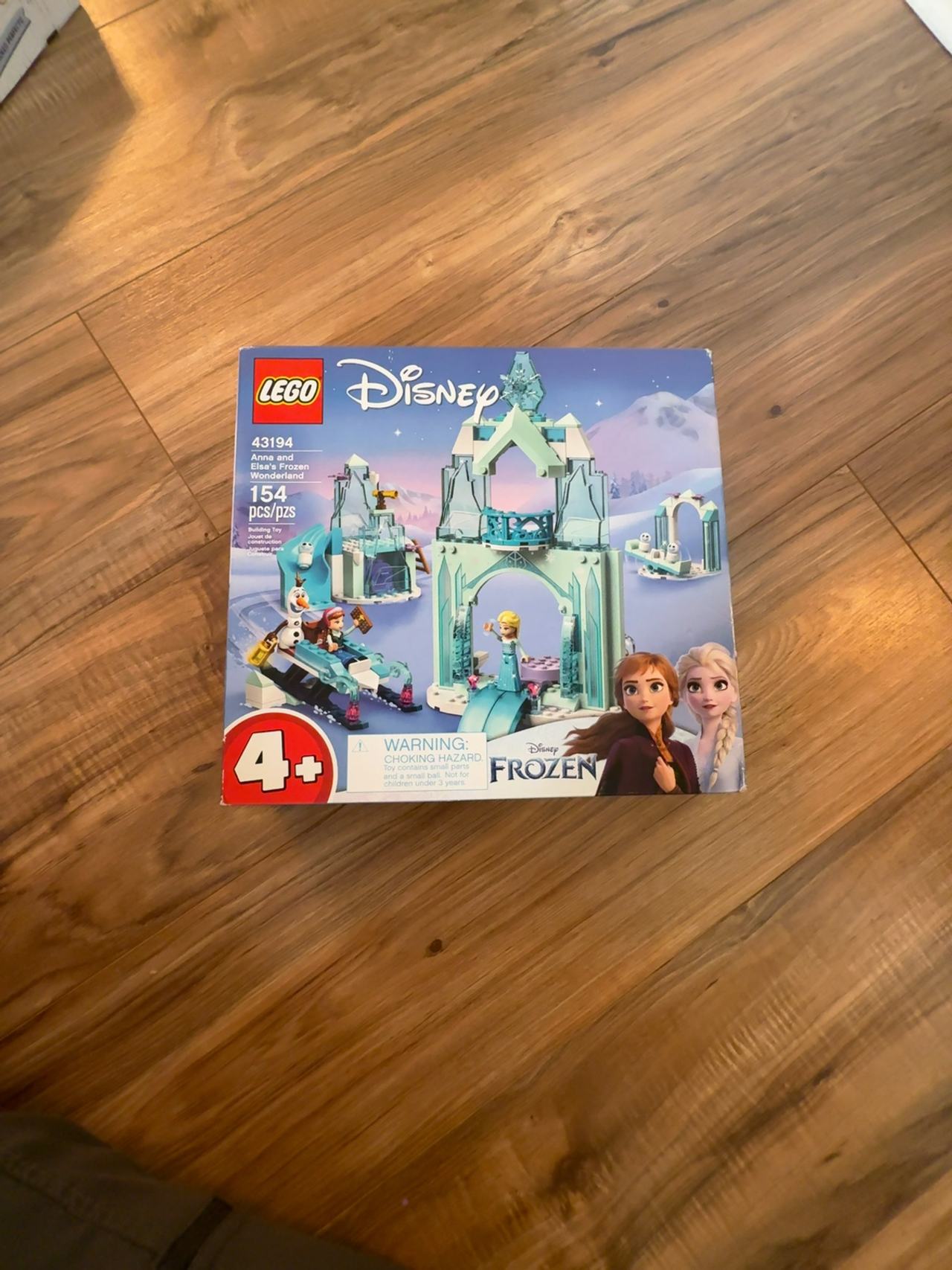 LEGO Disney Frozen Anna and Elsa's Frozen Wonderland