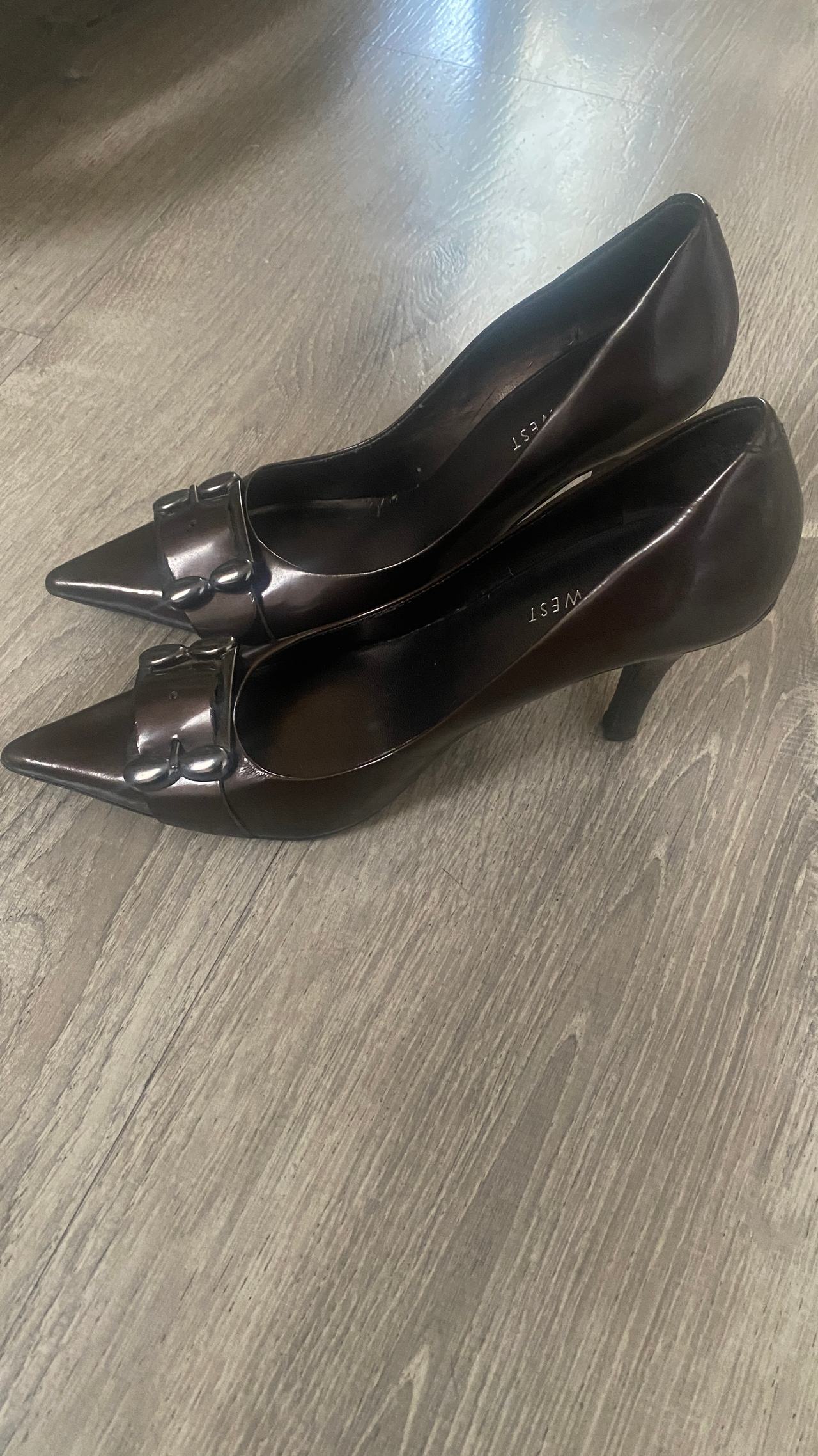 Size 6 Nine West Pointed Toe Heels
